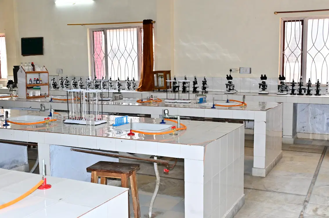 DBUU Academic photo 17